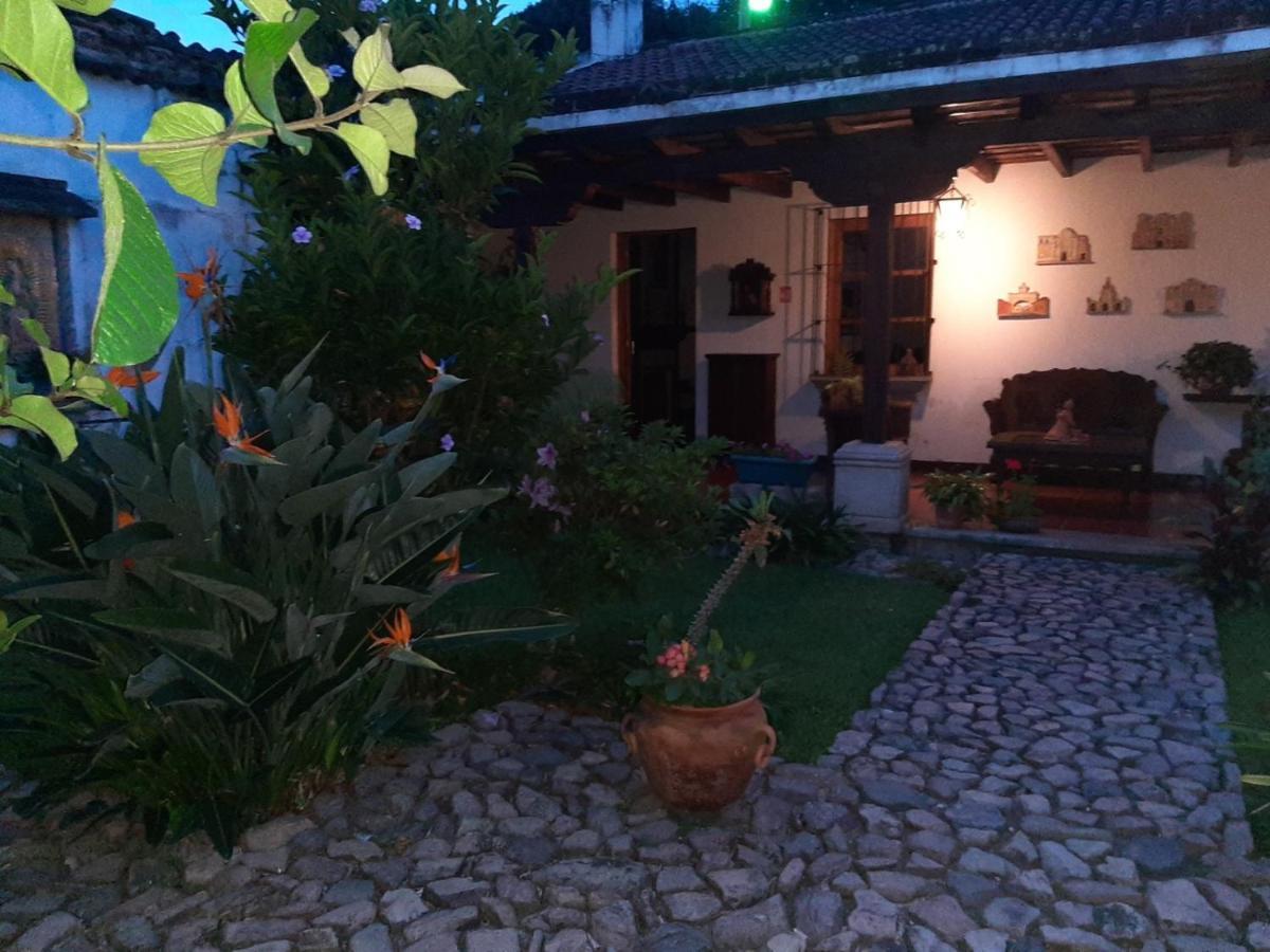 אנטיגואה גואטמלה Hostal San Nicolas מראה חיצוני תמונה