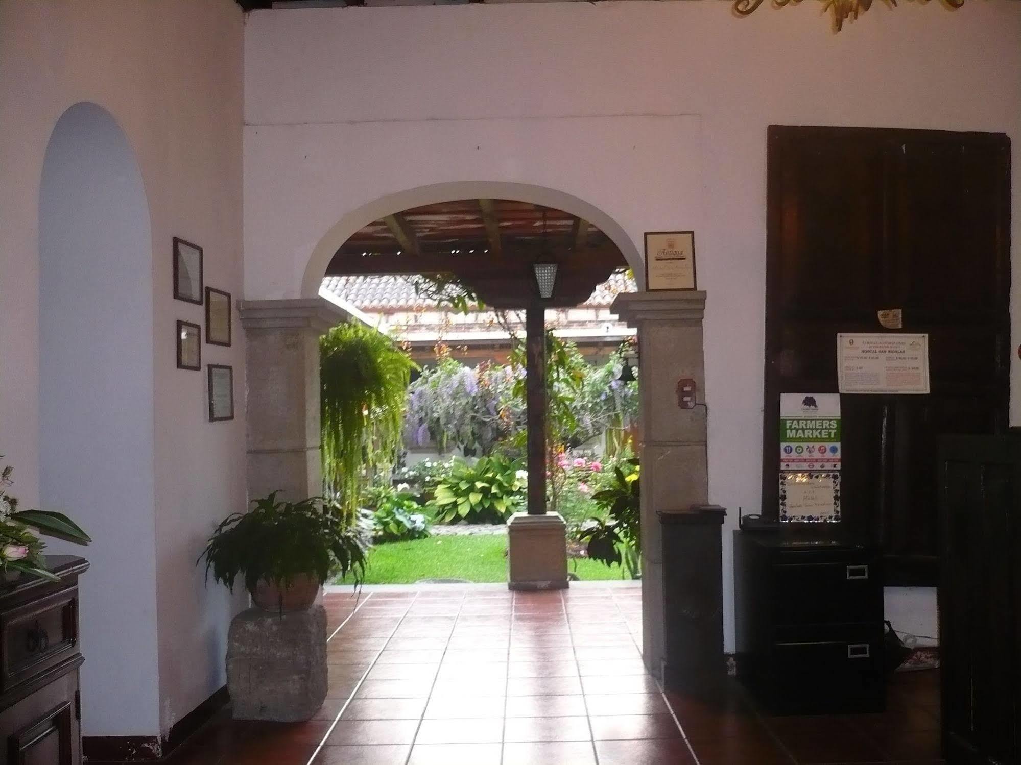 אנטיגואה גואטמלה Hostal San Nicolas מראה חיצוני תמונה
